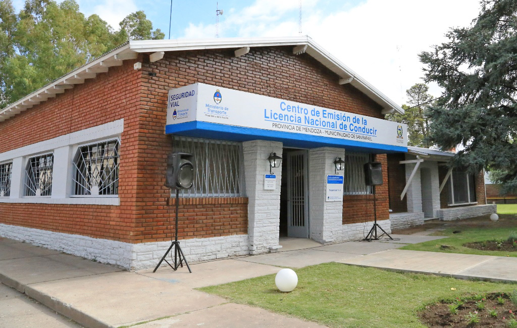 Con prioridad para conductores profesionales, reabre la oficina de Licencias de Conducir