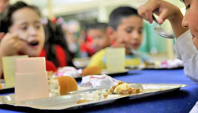 Comedores y merenderos se organizan para llevar bolsones y artículos  de limpieza