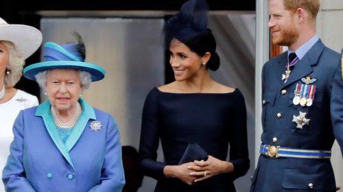 La reina Isabel habló tras la renuncia de Harry y Meghan a la realeza