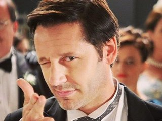 Benjamín Vicuña, osado: la foto con un particular gesto para despedir el año