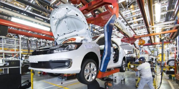 La fabricación de autos cayó 32,5% en 2019 y las exportaciones el 16,7%