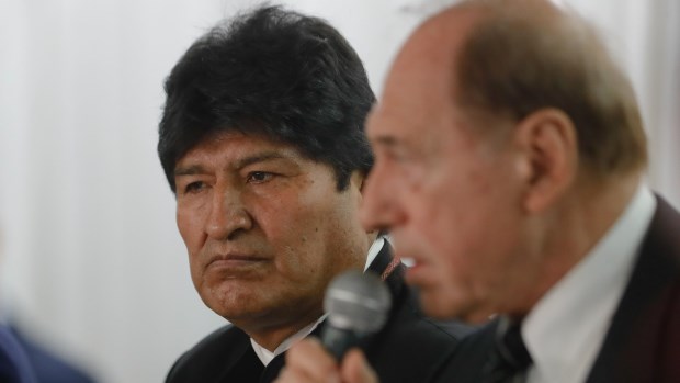 El radicalismo analiza pedir al gobierno quitar el estatus de refugiado a Evo Morales