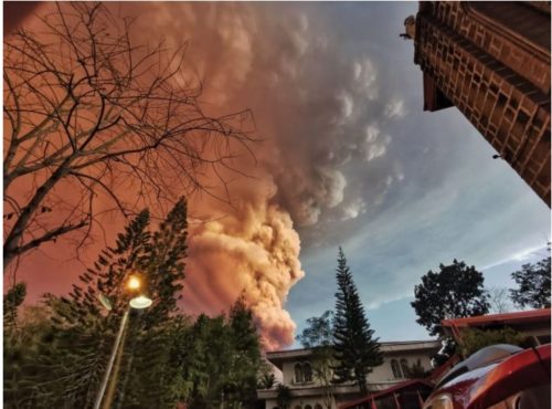 Imágenes increíbles de la erupción del volcán Taal que tiene en alerta a Filipinas