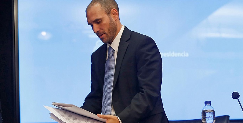 El Gobierno define negociación de deuda con privados y el FMI