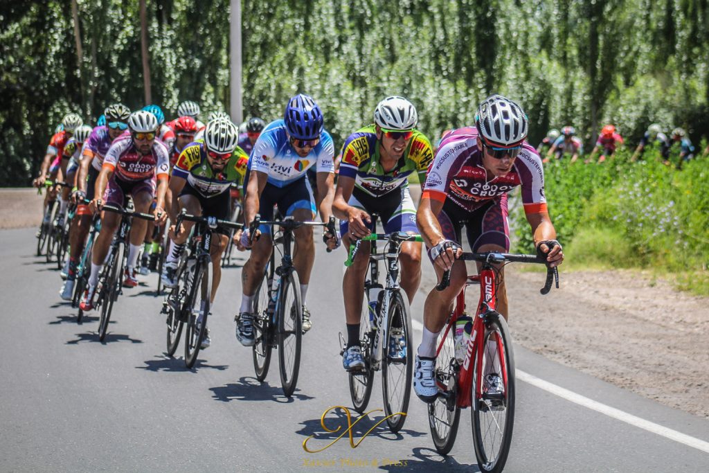Sanrafaelinos compiten en Cruz de Piedra en el Campeonato Mendocino de ruta
