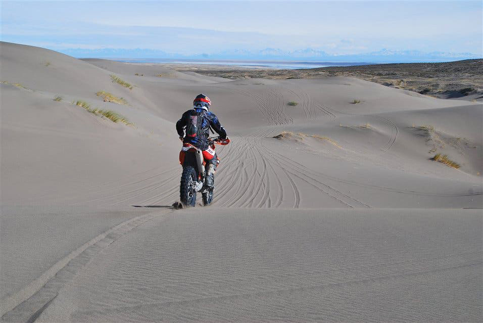 Detalles del operativo para dar  con motociclistas extraviados  en las dunas de El Nihuil