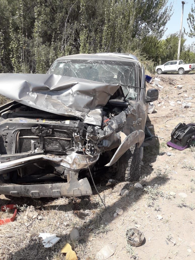 Está grave una beba tras violento choque entre camionetas