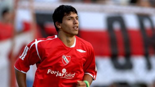 En Inglaterra abren una puerta para la vuelta de Agüero a Independiente