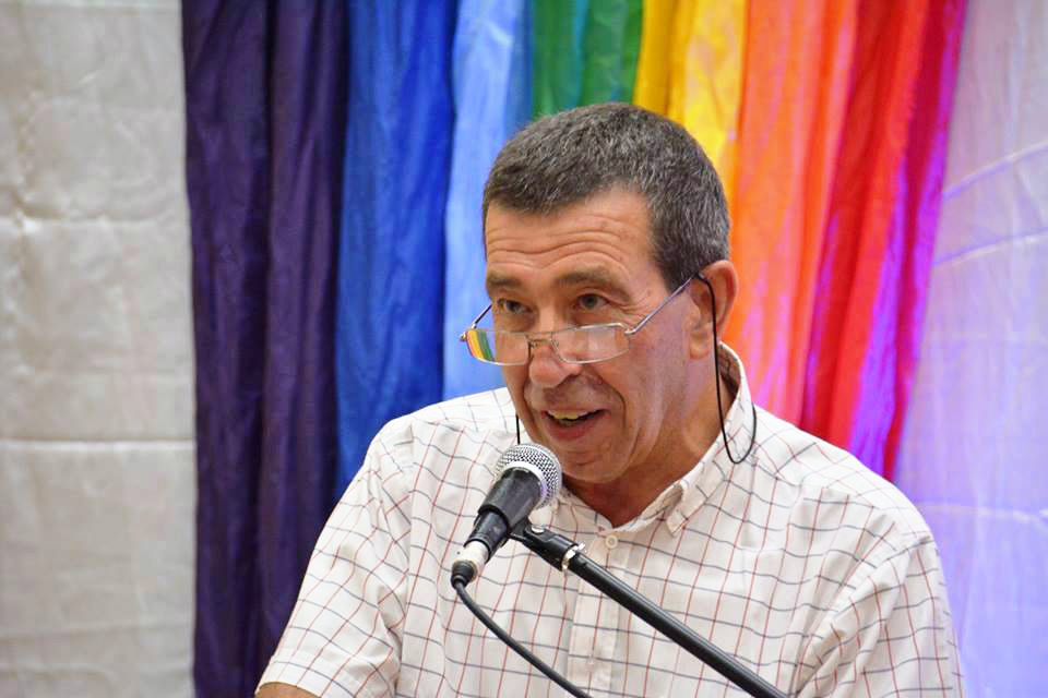 Miguel Pérez Mateos  presentó «Obstinada  palabra» en España