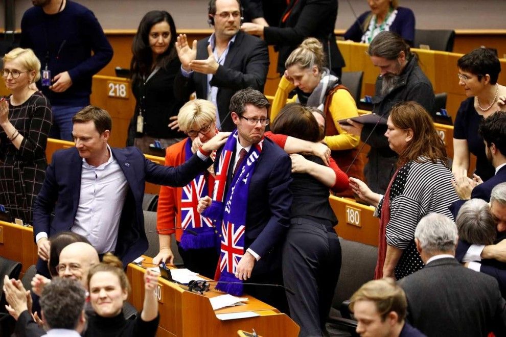 El Parlamento Europeo ratificó la salida del Reino Unido de la UE