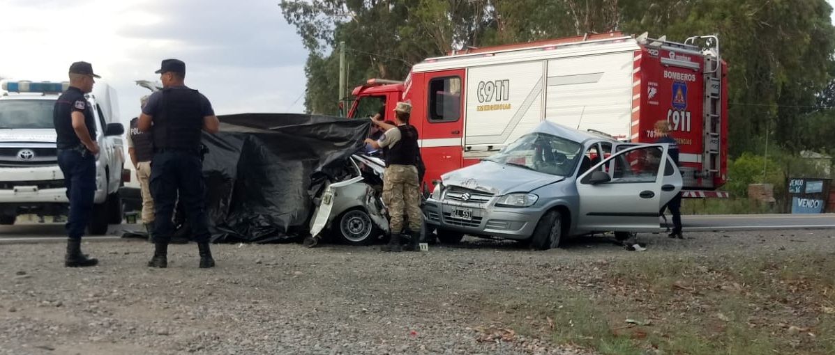 Tres personas murieron en un choque frontal en Las Heras