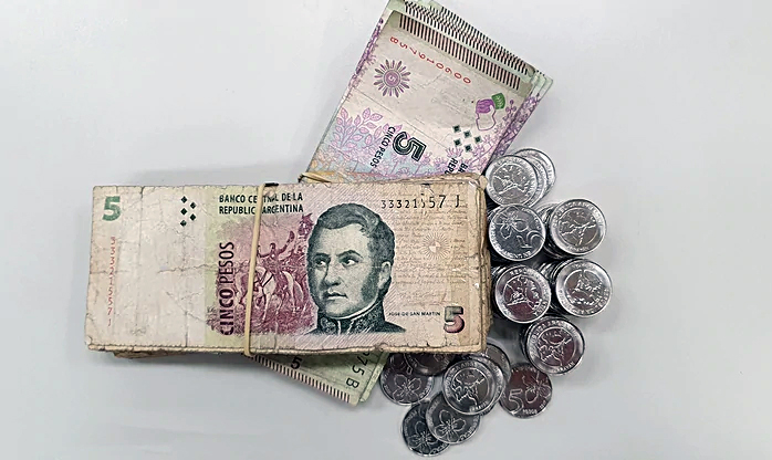 Hasta el 28 de febrero  el Banco Nación recibirá  los billetes de 5 pesos