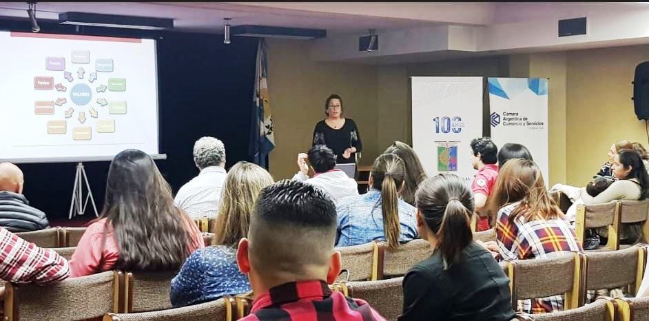 Para la UCIM, “el sector privado  no puede financiar el déficit del Estado”