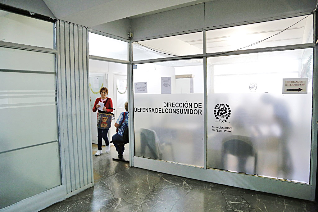 Defensa del Consumidor recibe reclamos de jubilados por descuentos en el “bono extraordinario”