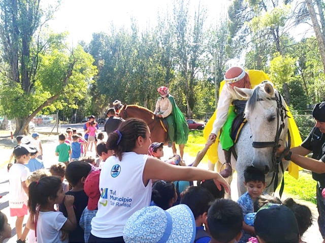 Los Reyes Magos  pasaron por el  Polideportivo n°1