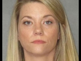 Estados Unidos: detuvieron a una docente acusada de abusar de un alumno suyo