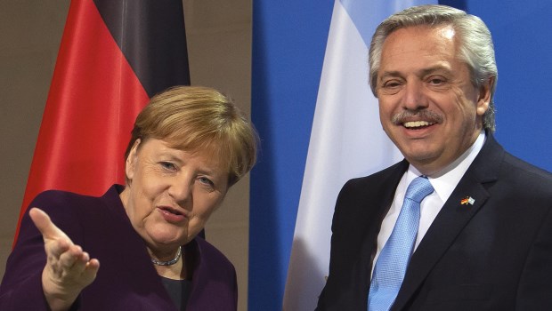 Alberto Fernández se reunió con Merkel que prometió ayuda a la Argentina desde Europa