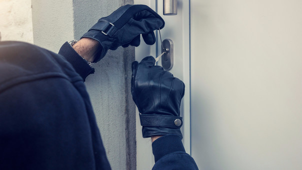 Robaron en dos viviendas durante la ausencia de sus dueños