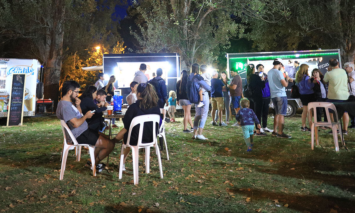 La Feria de las Culturas  cierra con un gran show  en la Explanada del Ferrocarril