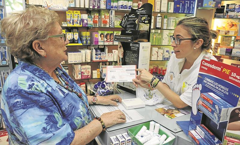 Acuerdo entre el PAMI  y las farmacias por una millonaria deuda