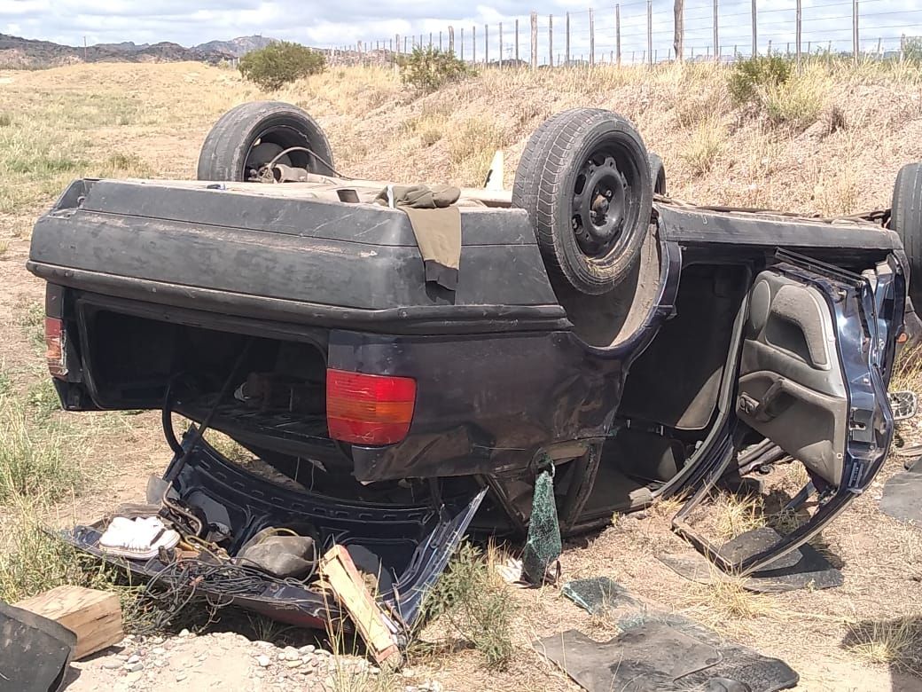 Conducía con 1,84 gramos de alcohol en sangre y volcó  en la Cuesta  de los Terneros