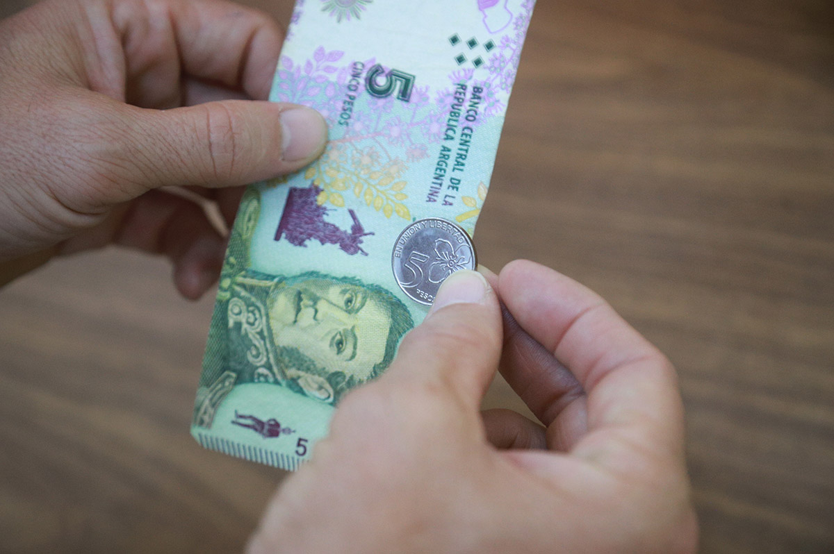 Este sábado  sale de circulación  el billete de 5 pesos