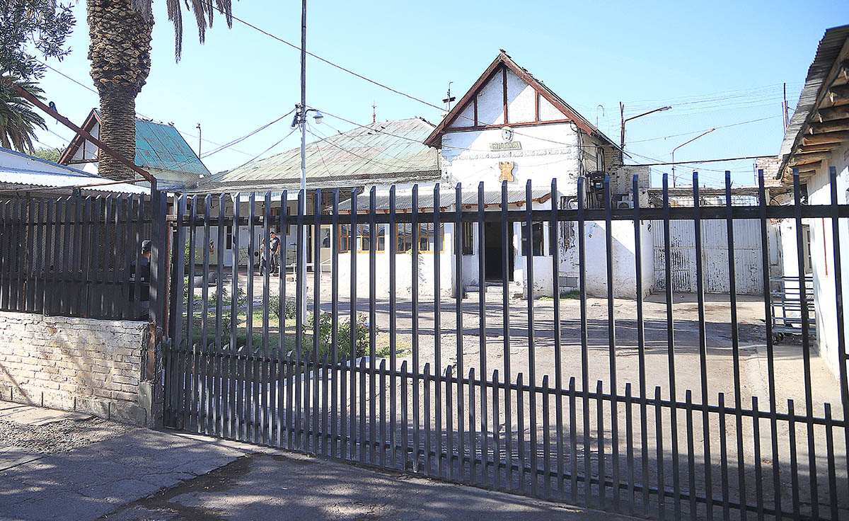 Entró borracho a una vivienda ajena,  dañó un móvil policial y estará 6 meses en la cárcel