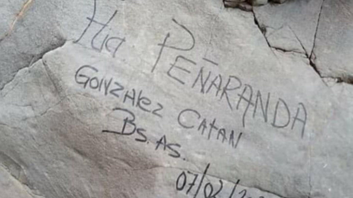 Familia que hizo grafiti en cerro de Valle Grande se hará cargo de su limpieza