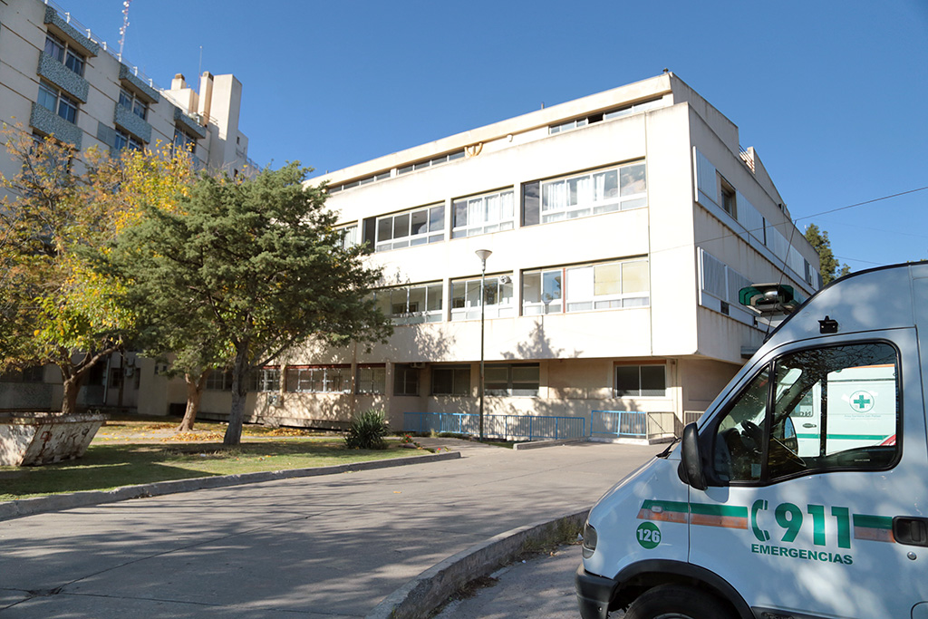 Vuelco en las Salinas: “Hubo profesionales que se presentaron de forma espontánea  en el hospital”