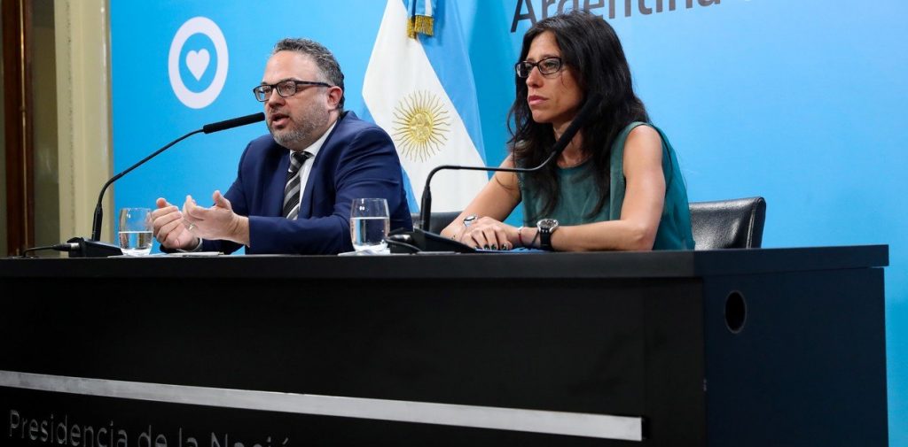 Ante el FMI, el gobierno aseguró que descongelará las tarifas de los servicios públicos