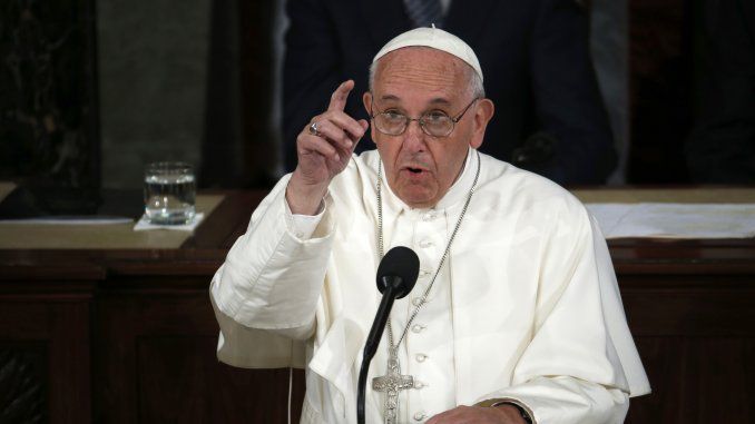 Italia: el Papa está resfriado y suspenden sus actividades