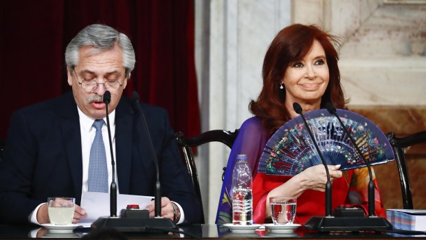 El Presidente convocó en el Congreso a todos los sectores a la unidad para sacar al país «de la postración»