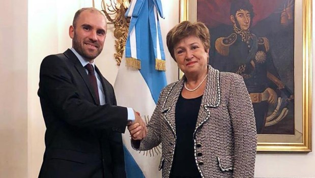Argentina y el FMI coinciden en necesidad de un «alivio sustancial» en materia de deuda