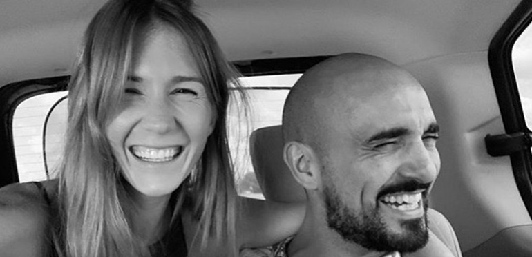 Abel Pintos confirmó que está esperando su primer hijo junto a Mora Calabrese: «No nos cabe la felicidad en el cuerpo»