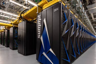 La supercomputadora Summit de IBM ya identificó 77 drogas para combatir el coronavirus