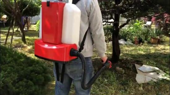 Productores viñateros prestaron sus “mochilas” para poder desinfectar en Monte Comán