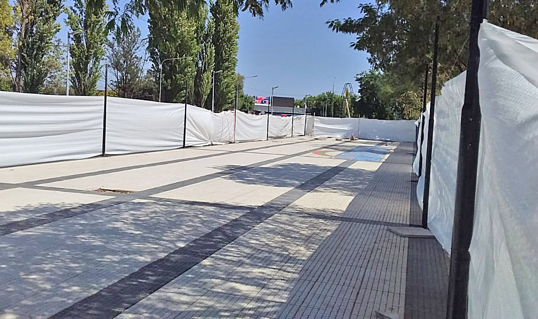 Causaron destrozos  en el nuevo paseo  de la avenida Rawson