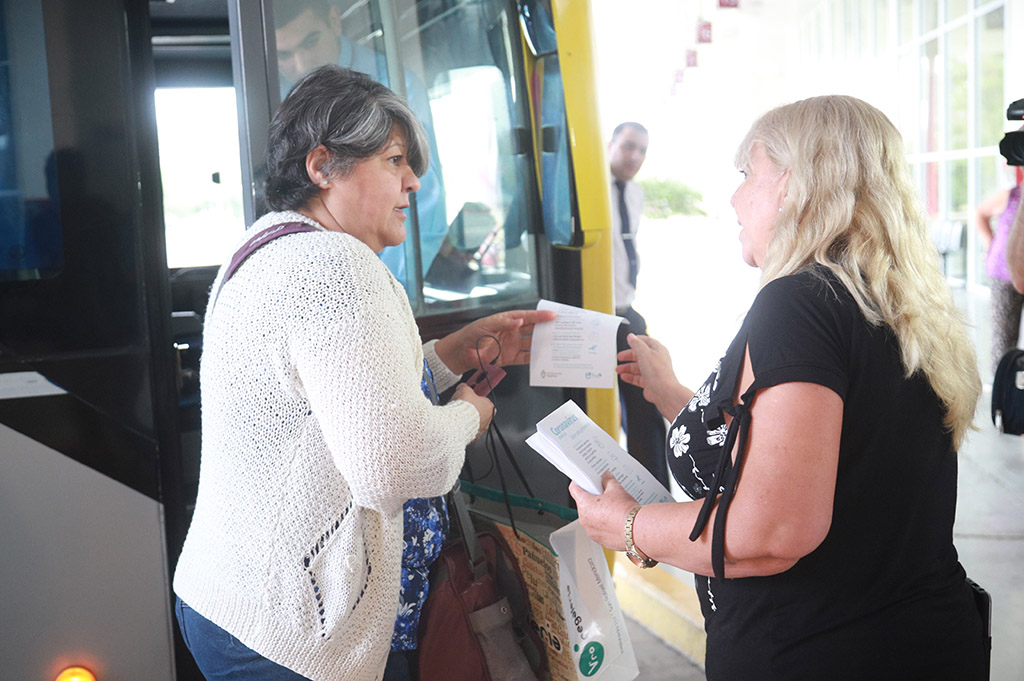 Concientización y entrega de folletería en el  centro, la terminal y el aeropuerto por el Coronavirus