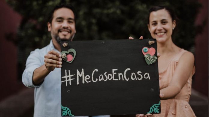 Coronavirus: pareja de argentinos celebra su matrimonio en Internet