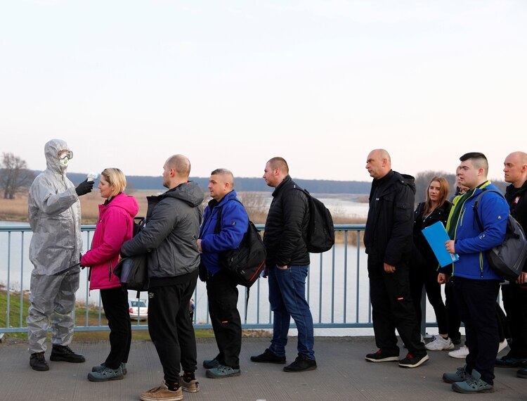 Durante 30 días la Unión Europea no dejará ingresar a personas desde países fuera del bloque