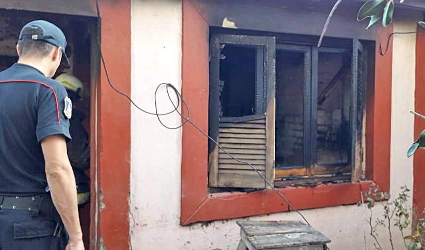 Se incendió una vivienda  y hubo pérdidas totales