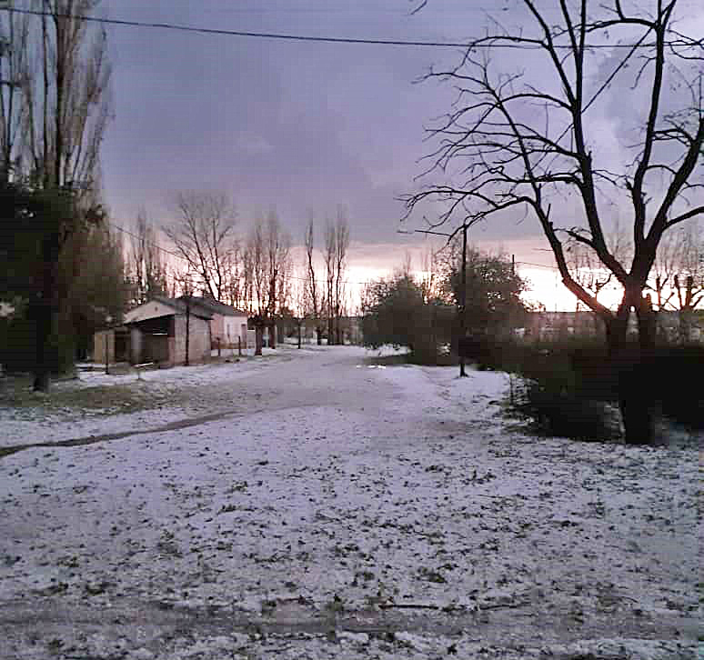 La «piedra» dejó techos rotos,  anegaciones y corte de servicios