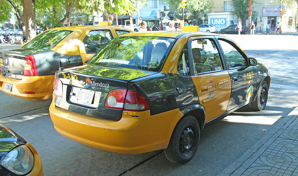 Taxistas locales se mostraron a favor  de la normativa sobre higiene y vestimenta