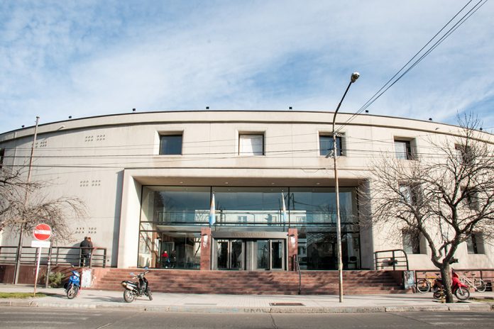 Le dieron una “probation” a joven que  entró a robar a una casa y recibió una paliza