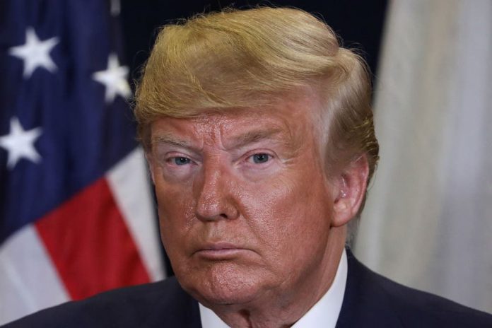 Trump califica al Covid-19 como un “virus chino” y desata la furia en Beijing