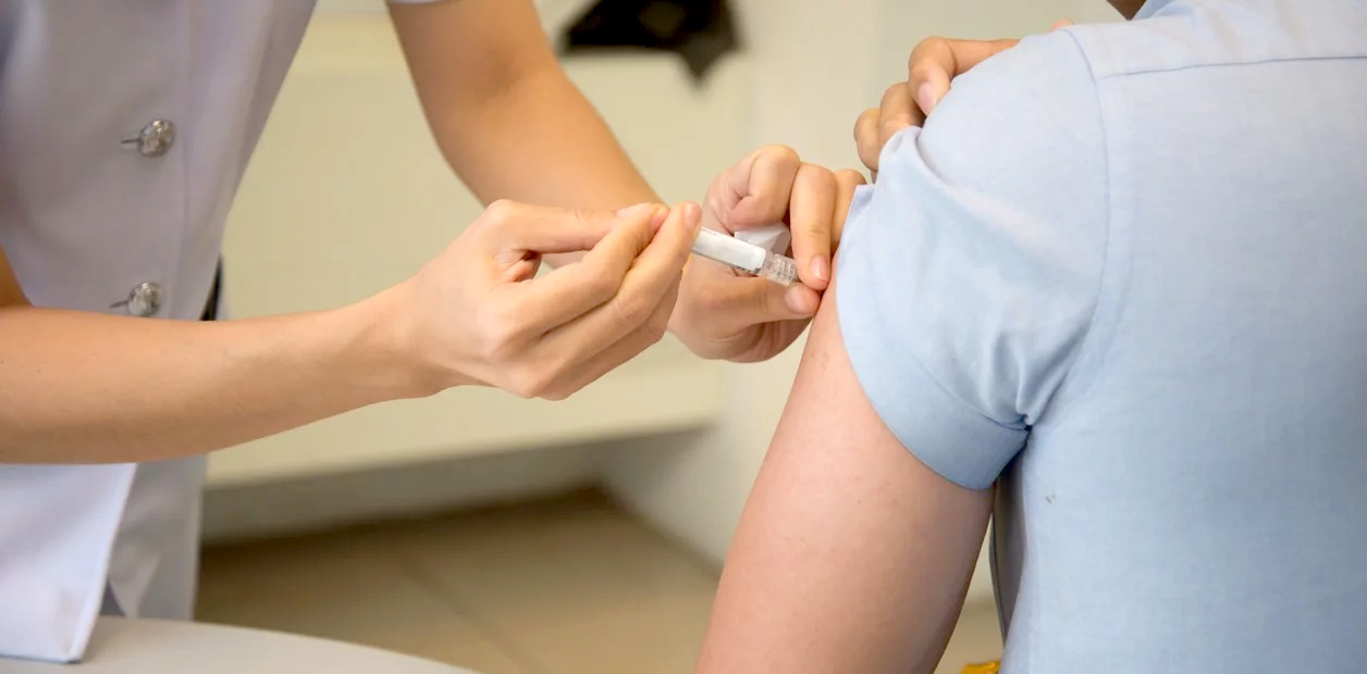 La primera etapa de la vacunación antigripal es para personal  de Salud y hospitalizados