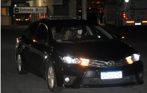 En el último vuelo programado de Cuba, Cristina Kirchner regresó a la Argentina junto a su hija Florencia