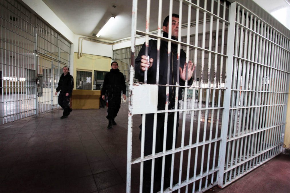 Fiscales piden que haya tests rápidos “de manera inmediata” en las cárceles