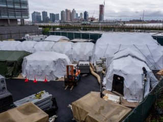 Nueva York podría habilitar fosas comunes por el coronavirus