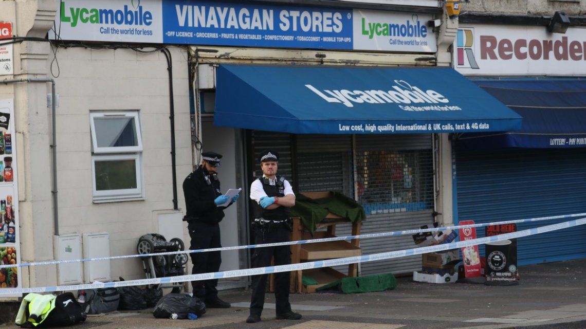 Reino Unido: acusan a un padre de apuñalar a sus hijos